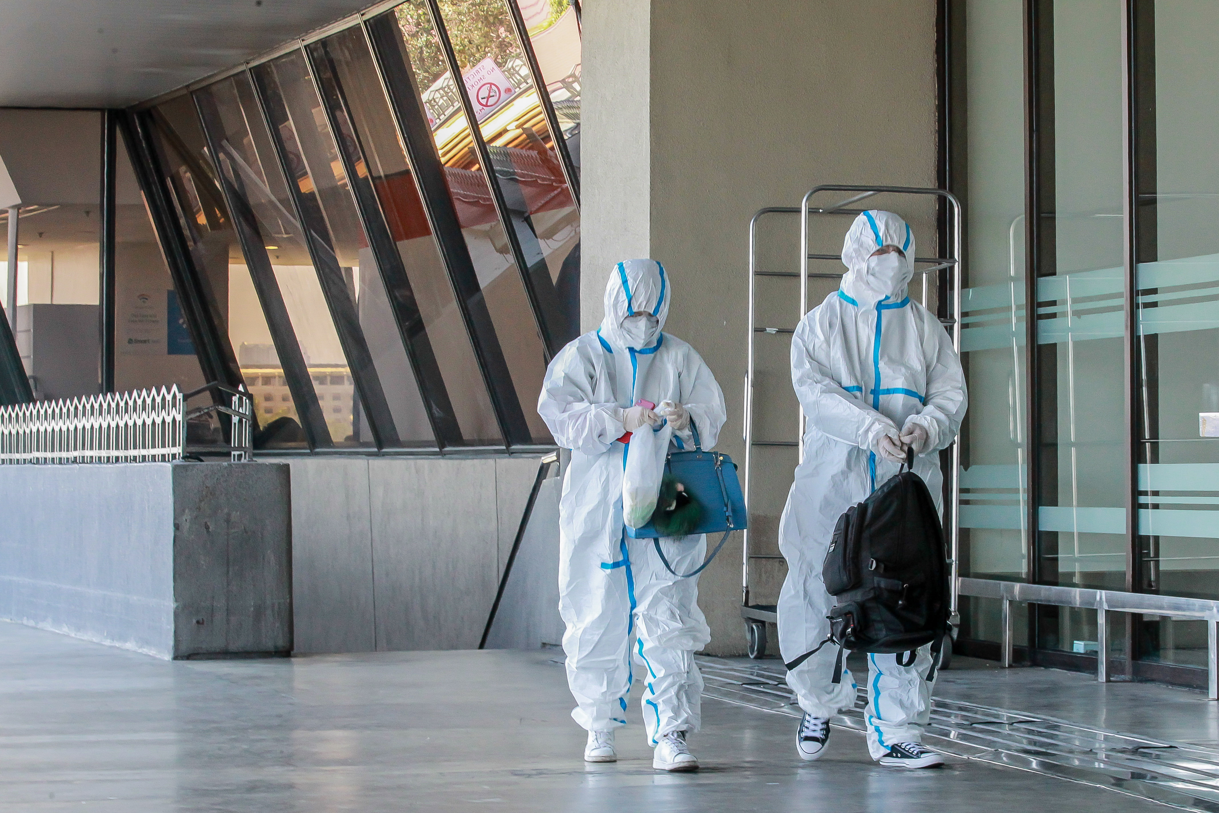 美国新冠肺炎确诊病例超159万-美国新冠肺炎确诊病例累计超3742万-第1张图片