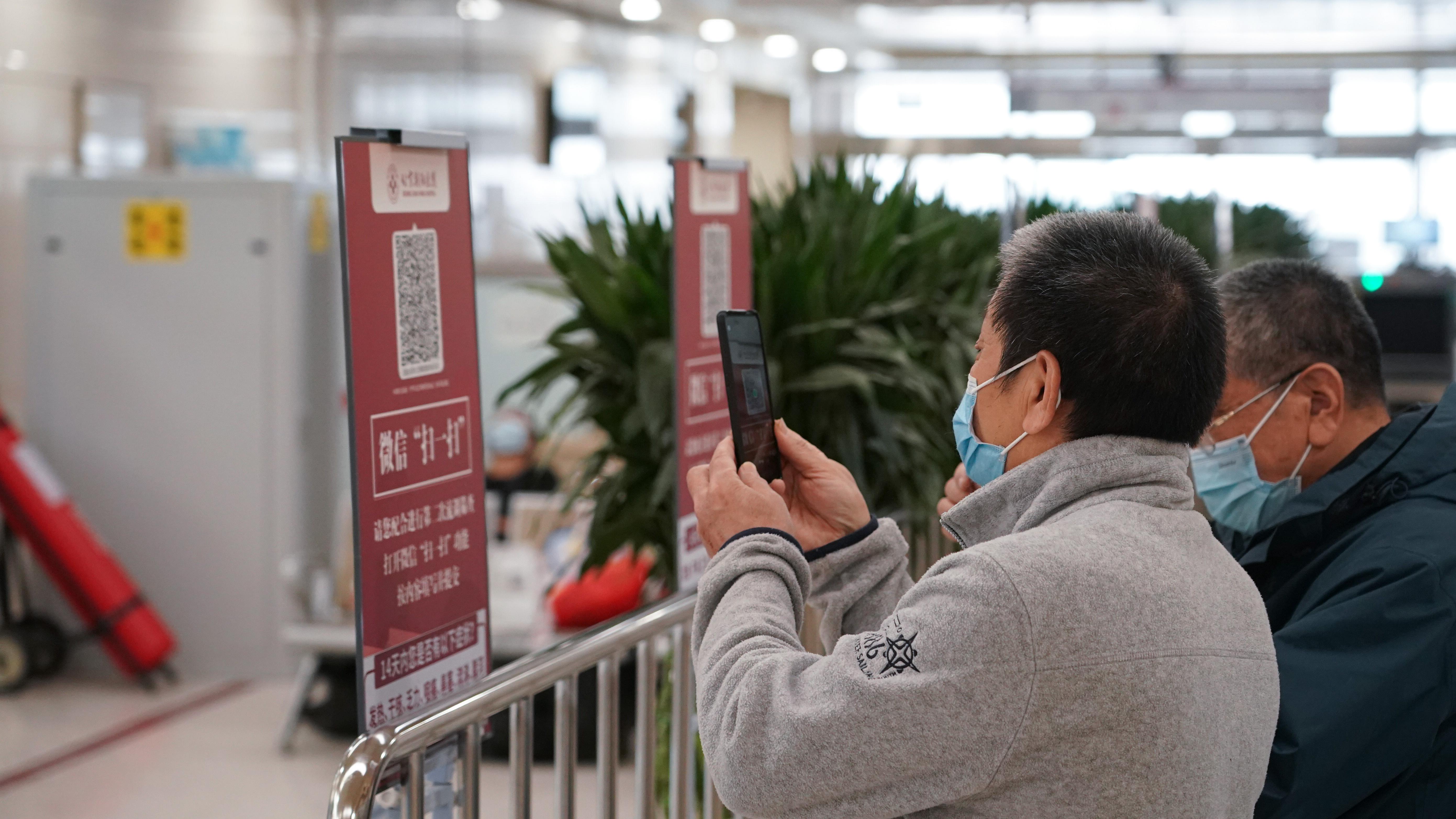 【多地取消查48小时核酸专家:非躺平/多地调整春节返乡管控政策取消一部分核酸检测要求】