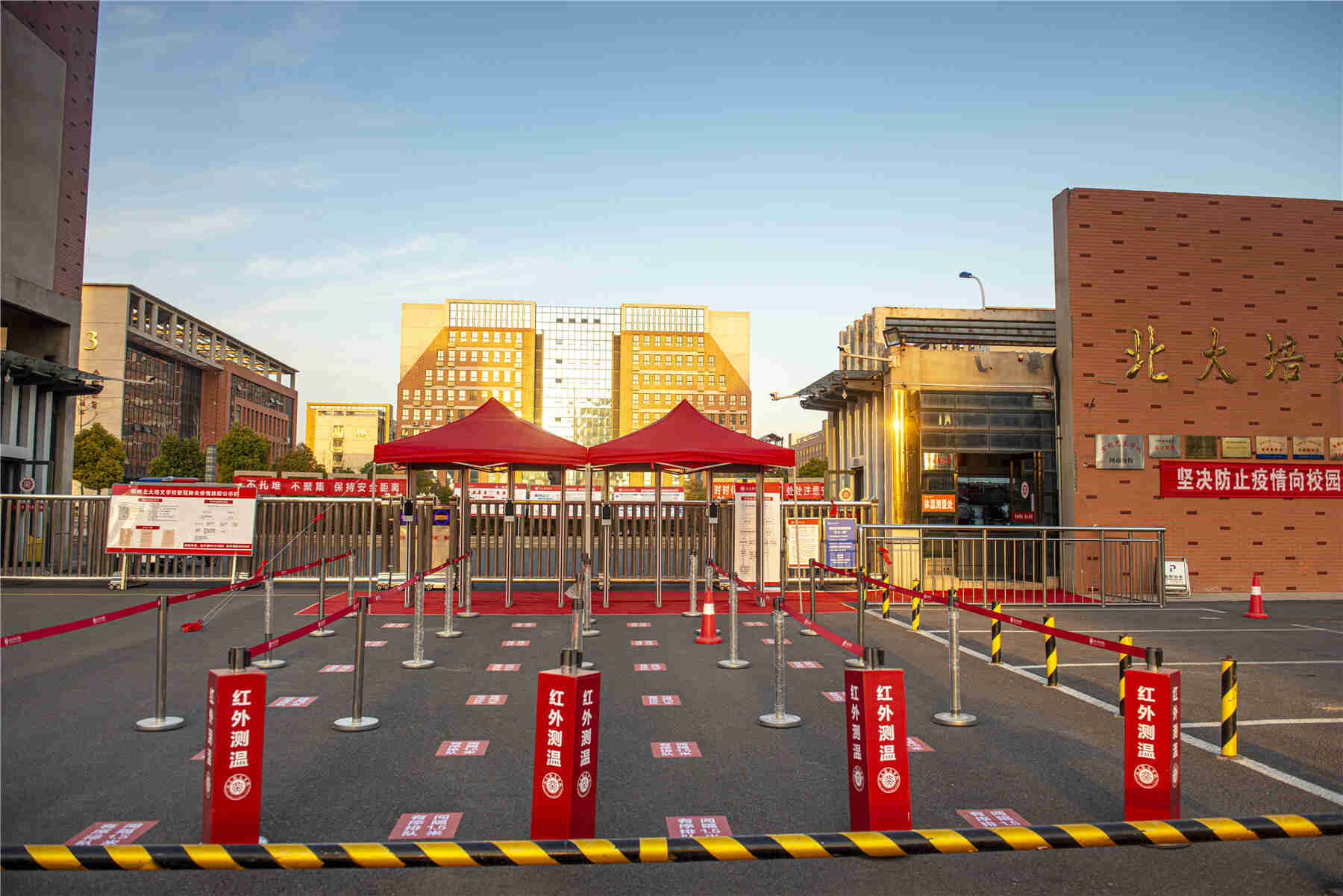 郑州隔离1.5万人︰(郑州疫情隔离多少人)-第2张图片