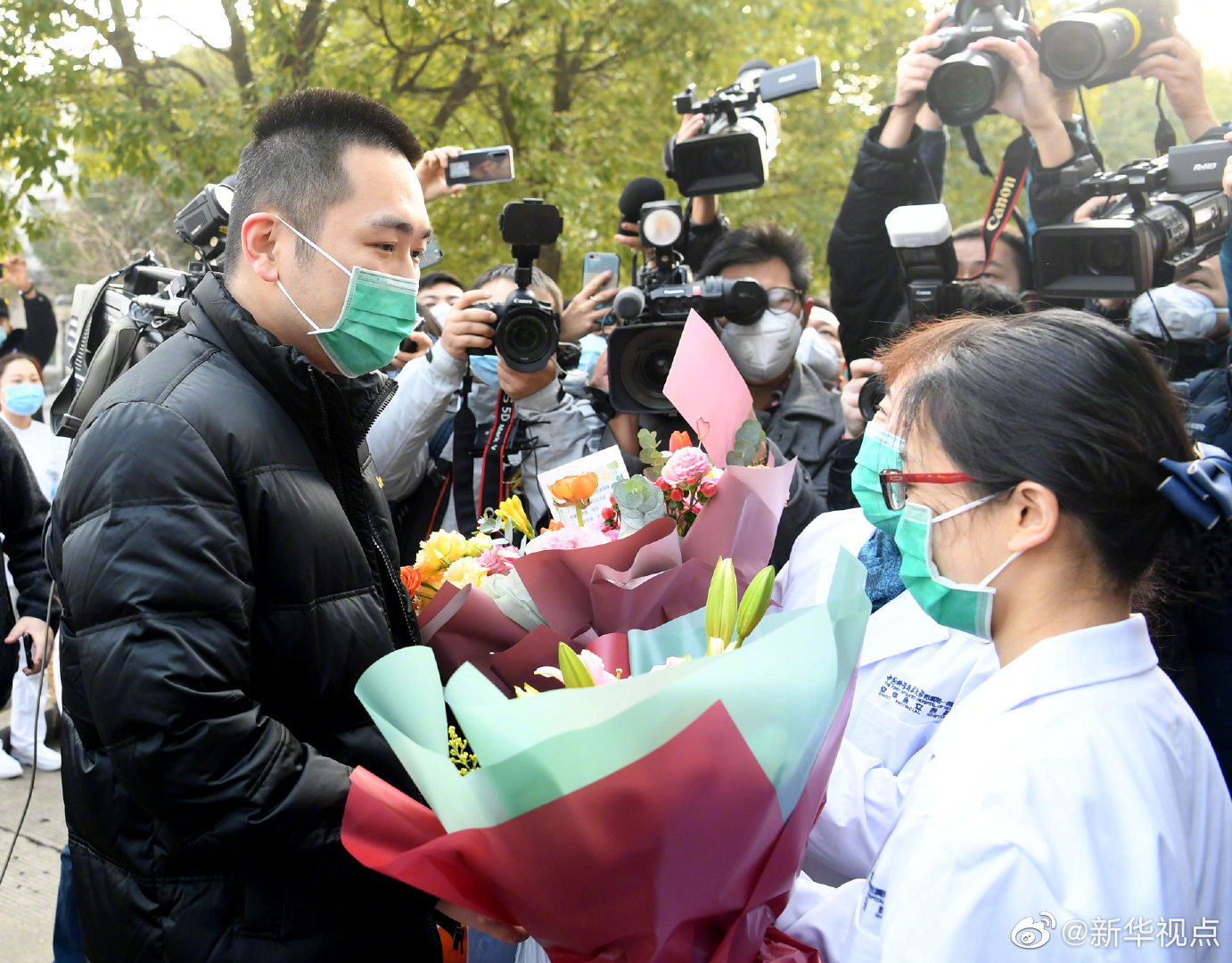 全国医务人员累计确诊1716例,全国医务人员共死亡多少人-第2张图片